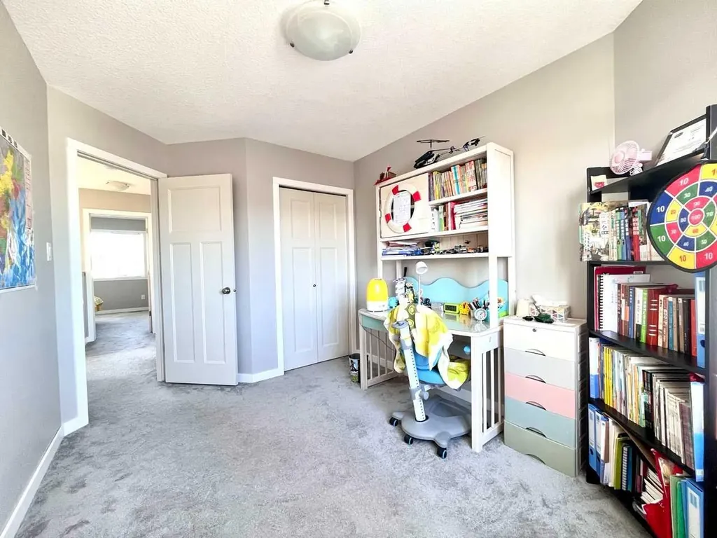 146 Silkstone Road W Lethbridge AB T1J 4C1