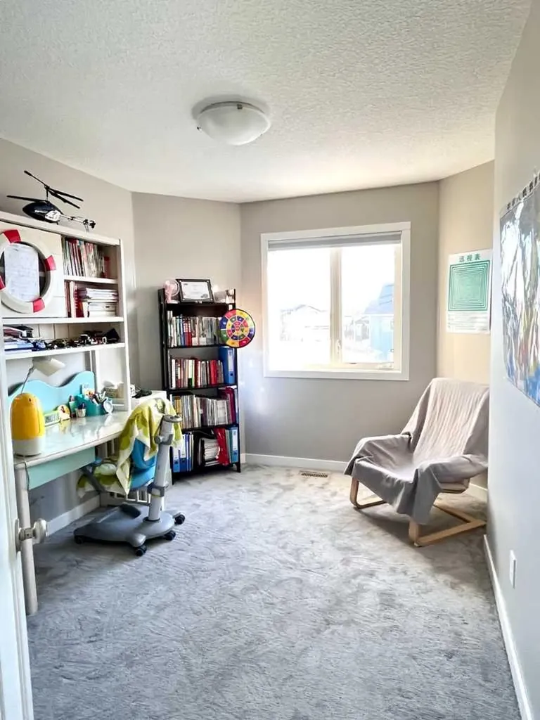 146 Silkstone Road W Lethbridge AB T1J 4C1
