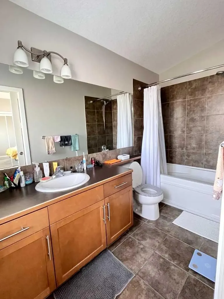146 Silkstone Road W Lethbridge AB T1J 4C1