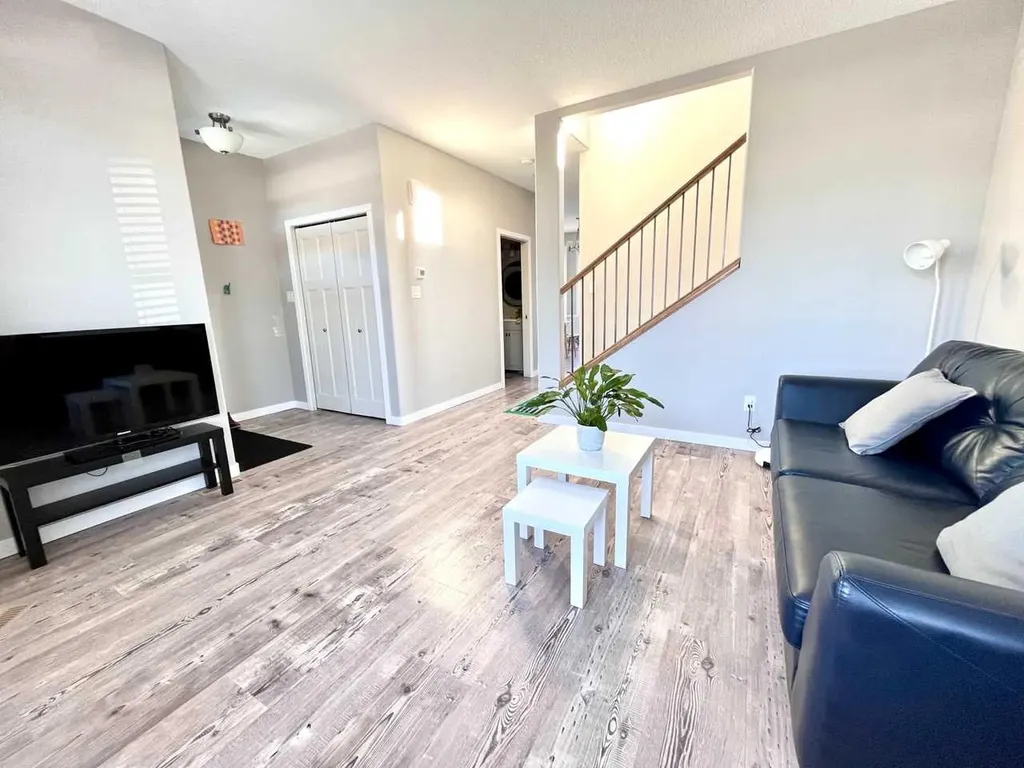 146 Silkstone Road W Lethbridge AB T1J 4C1