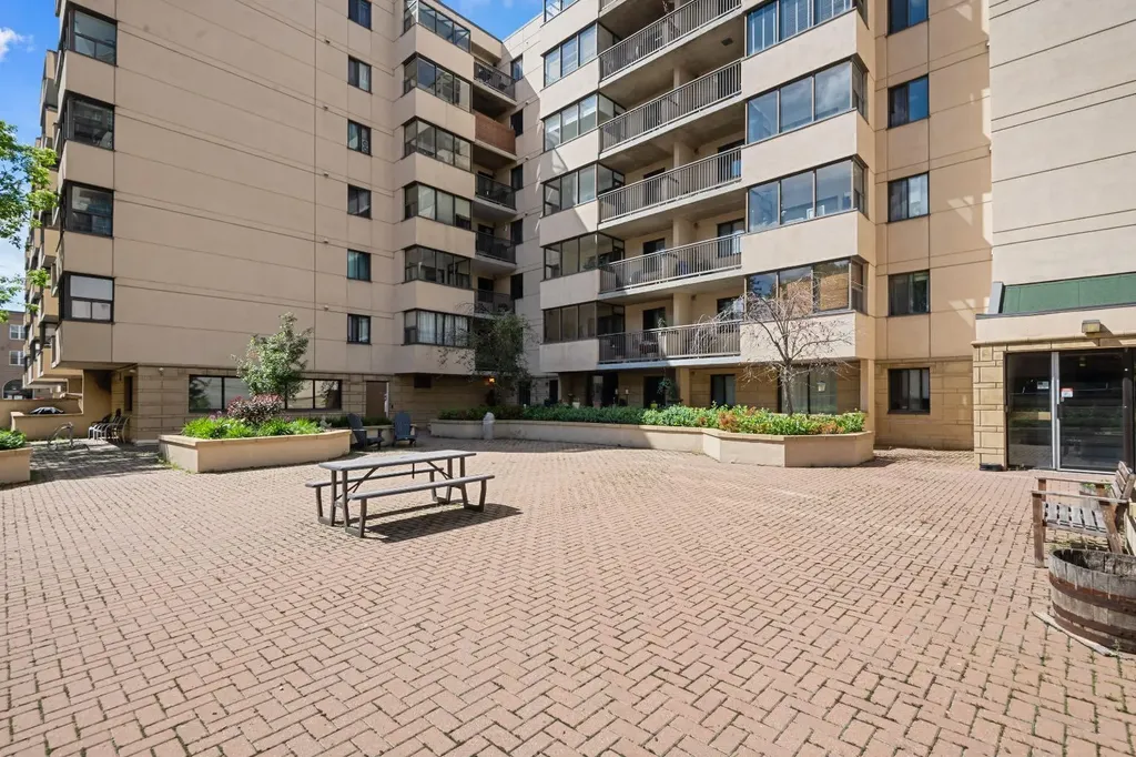 111 14 Avenue SE Calgary AB T2G4Z8
