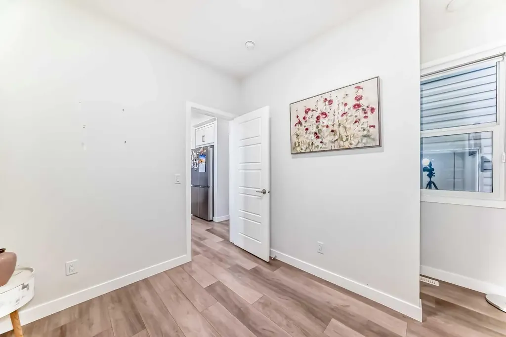 453 Corner Meadows Way NE Calgary AB T3N 1Y7