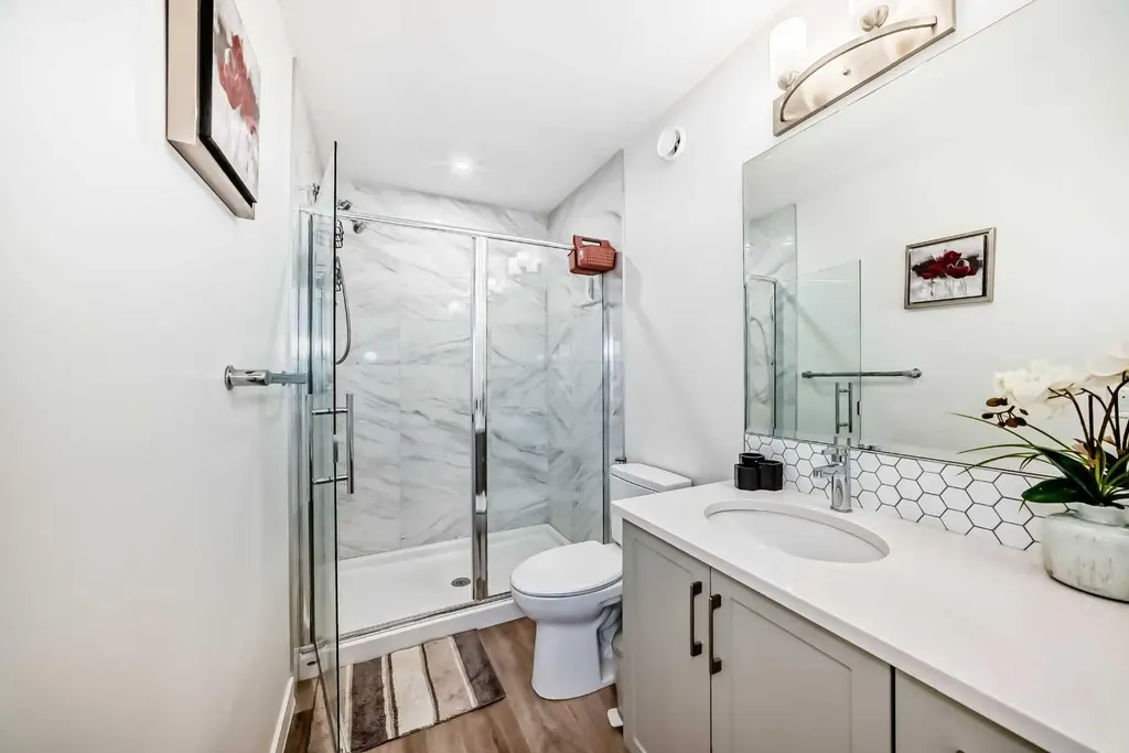 453 Corner Meadows Way NE Calgary AB T3N 1Y7