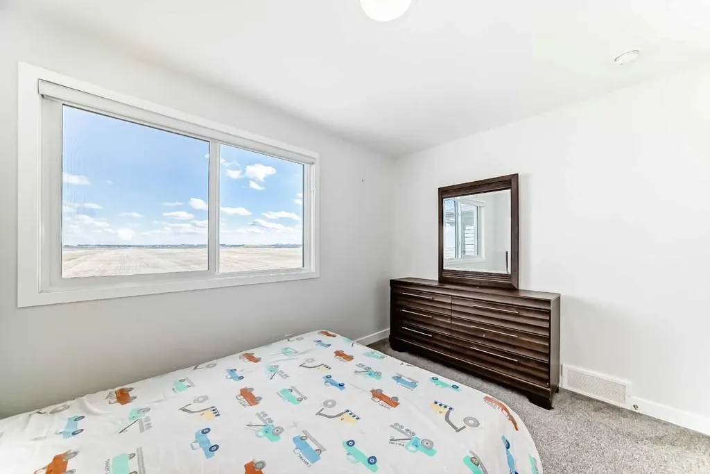 453 Corner Meadows Way NE Calgary AB T3N 1Y7