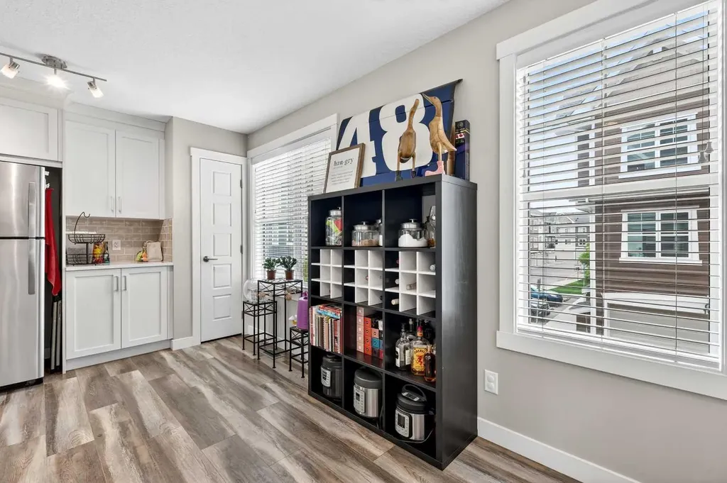 903 Cranbrook Walk SE Calgary AB T3M 2V5