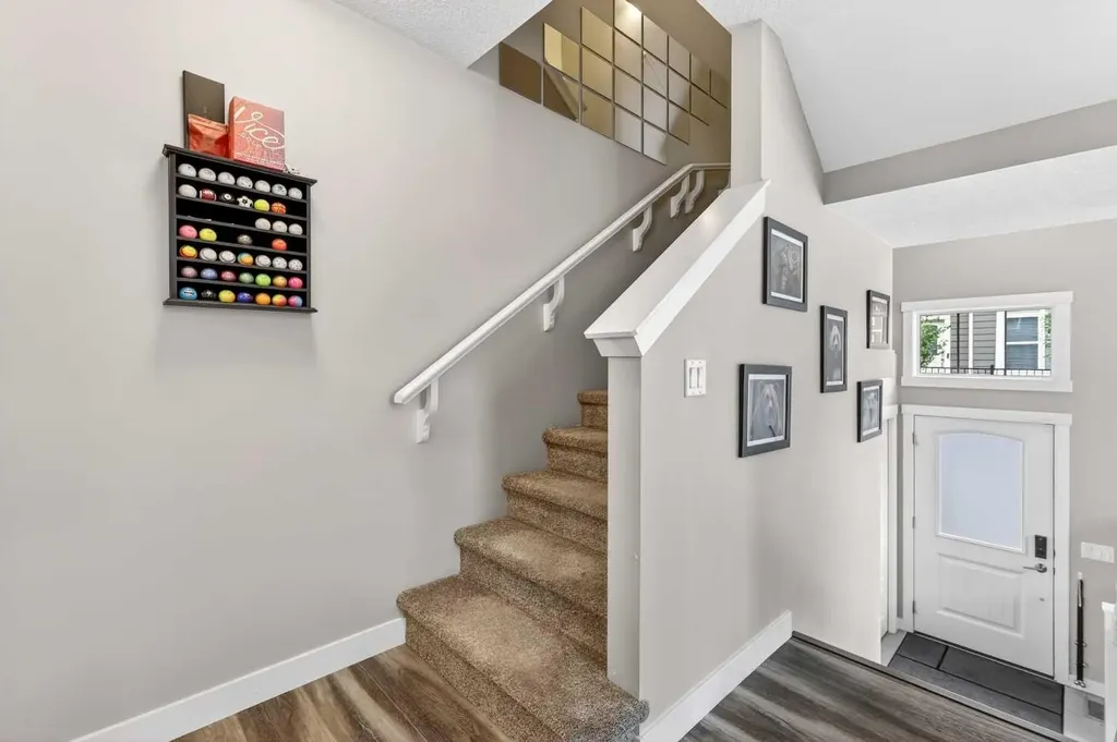 903 Cranbrook Walk SE Calgary AB T3M 2V5