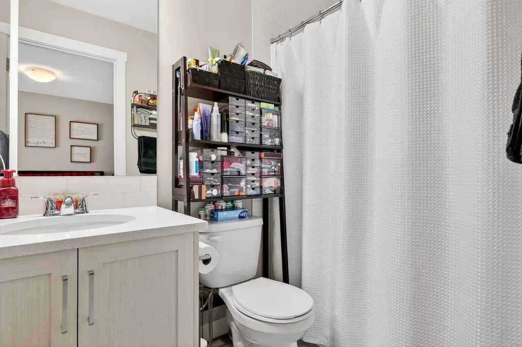 903 Cranbrook Walk SE Calgary AB T3M 2V5