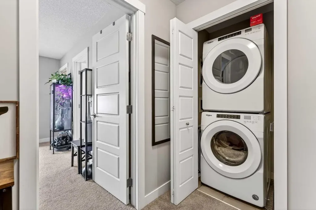 903 Cranbrook Walk SE Calgary AB T3M 2V5