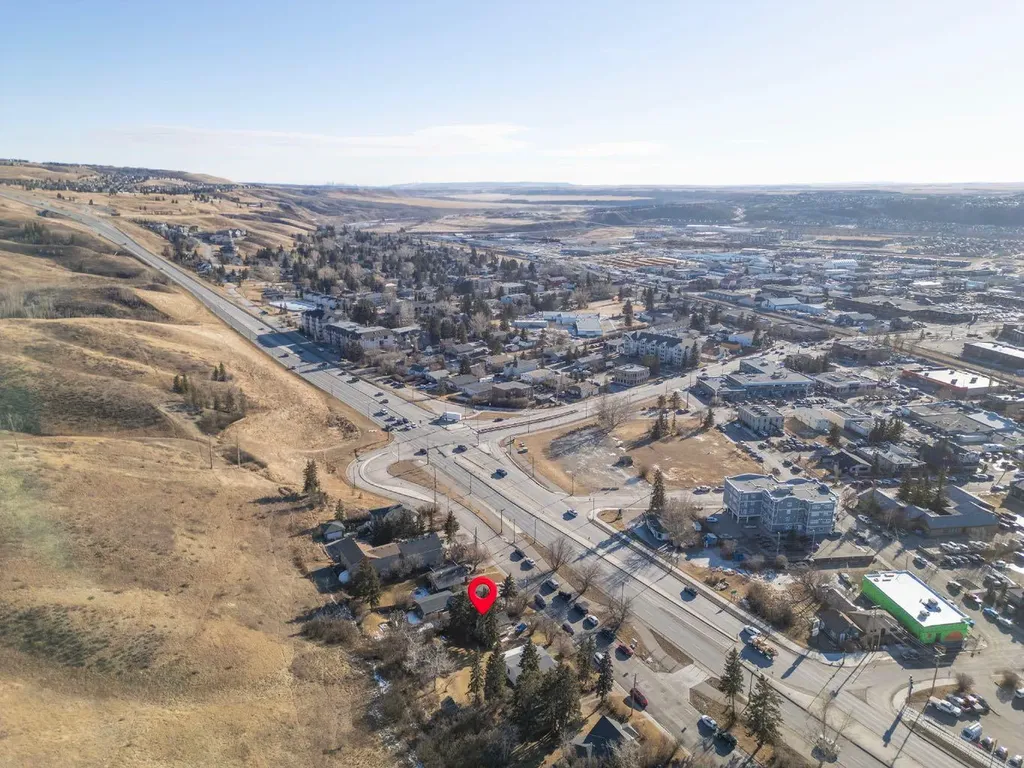 328 Third Street W Cochrane AB T4C1Z6