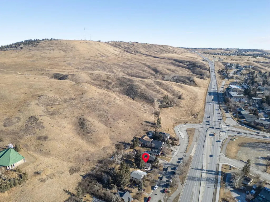 328 Third Street W Cochrane AB T4C1Z6