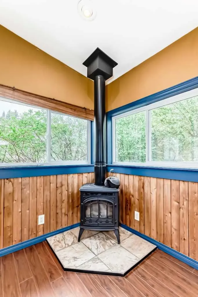1652 Boutellier Close Penhold AB T0M 1R0