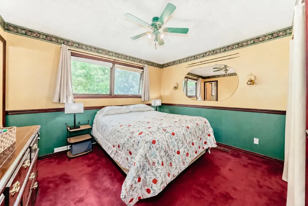 1652 Boutellier Close Penhold AB T0M 1R0