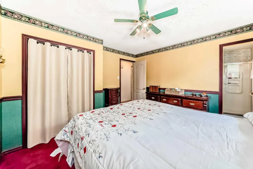 1652 Boutellier Close Penhold AB T0M 1R0