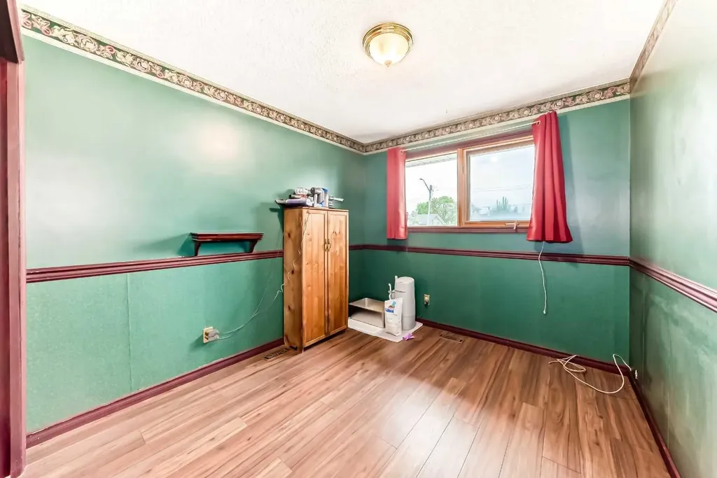 1652 Boutellier Close Penhold AB T0M 1R0
