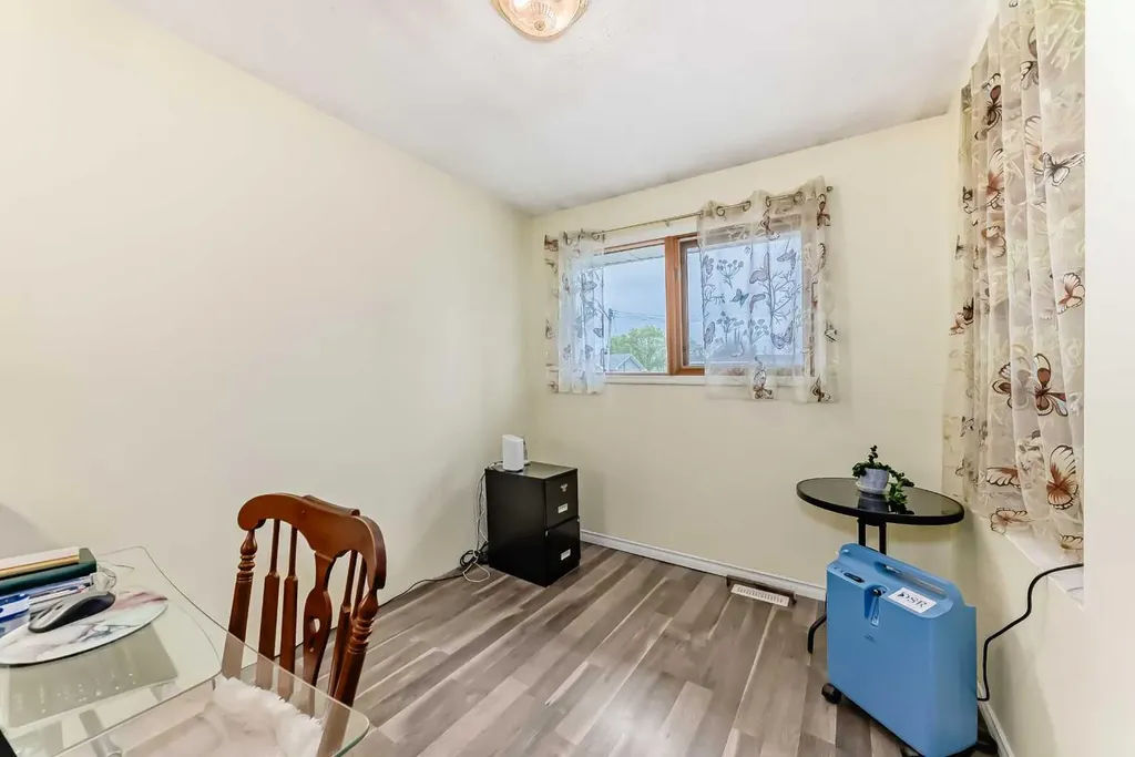1652 Boutellier Close Penhold AB T0M 1R0