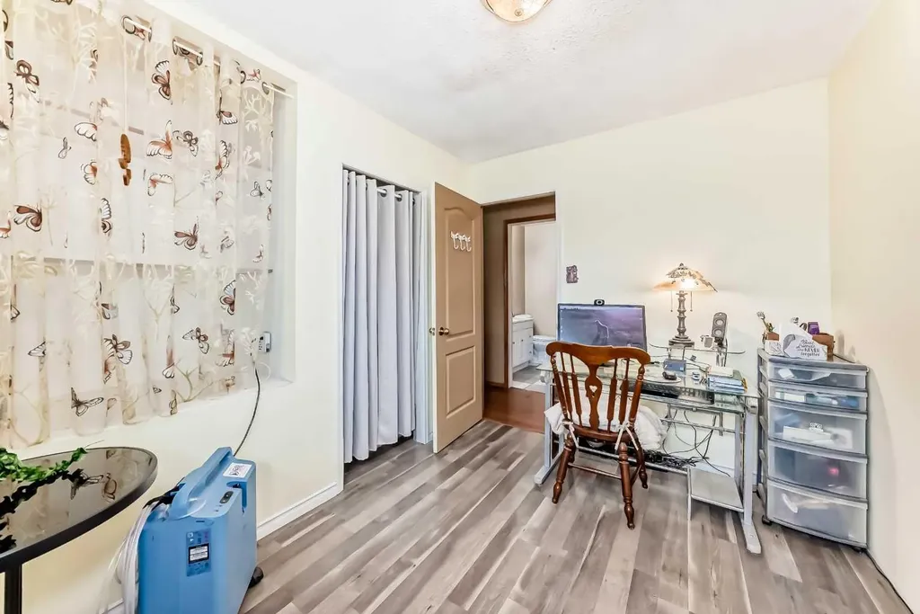 1652 Boutellier Close Penhold AB T0M 1R0