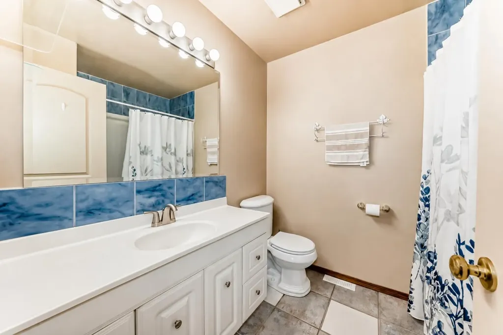 1652 Boutellier Close Penhold AB T0M 1R0