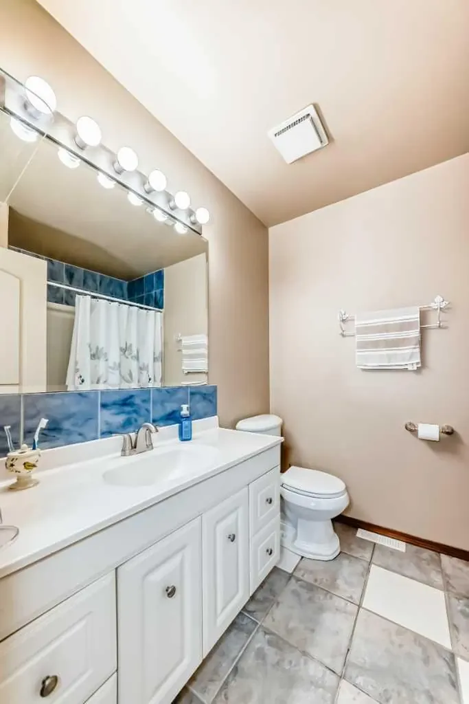 1652 Boutellier Close Penhold AB T0M 1R0