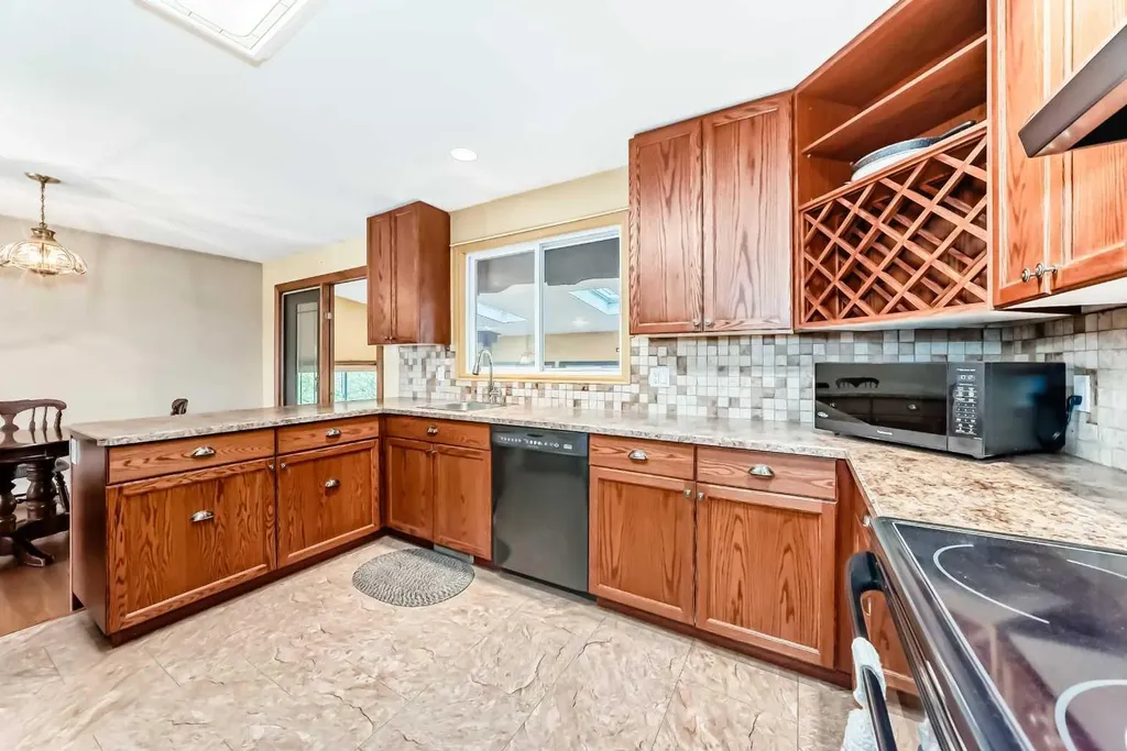 1652 Boutellier Close Penhold AB T0M 1R0