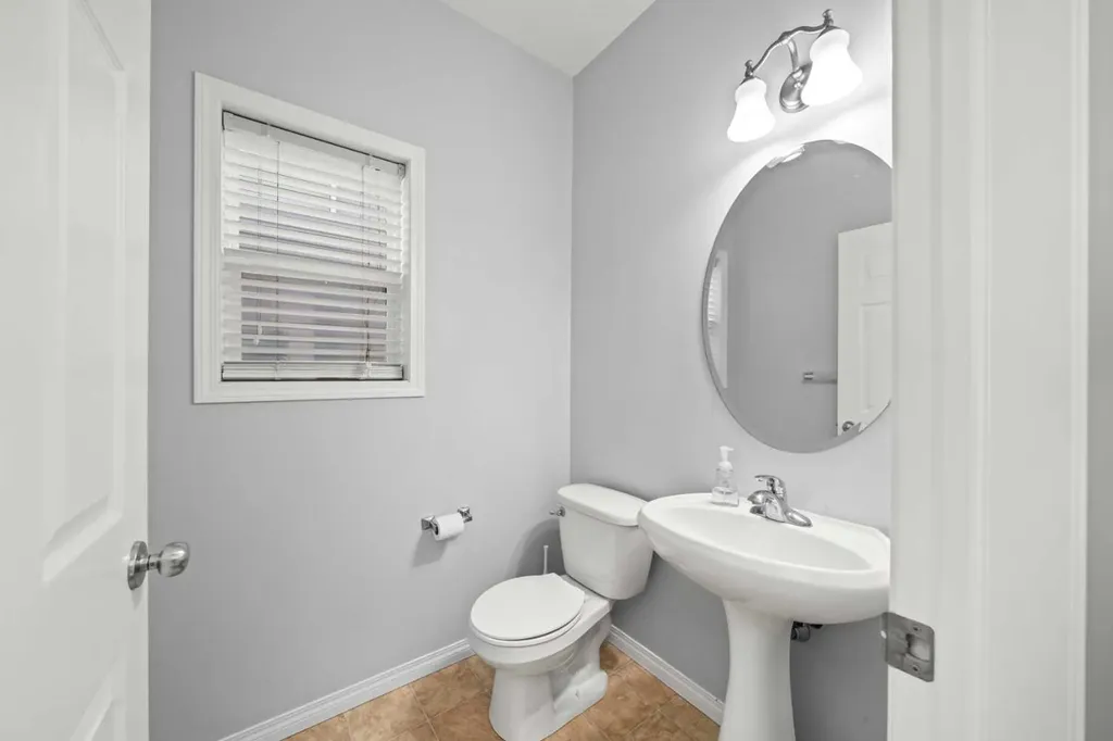 102 Kincora Glen Mews NW Calgary AB T3R 0B6