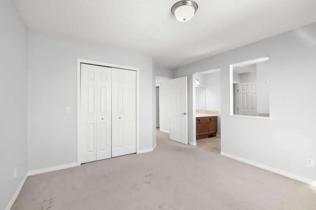 102 Kincora Glen Mews NW Calgary AB T3R 0B6