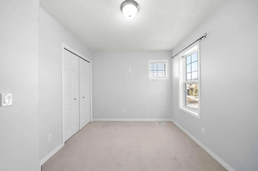102 Kincora Glen Mews NW Calgary AB T3R 0B6