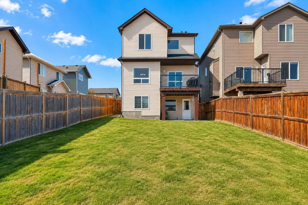 102 Kincora Glen Mews NW Calgary AB T3R 0B6