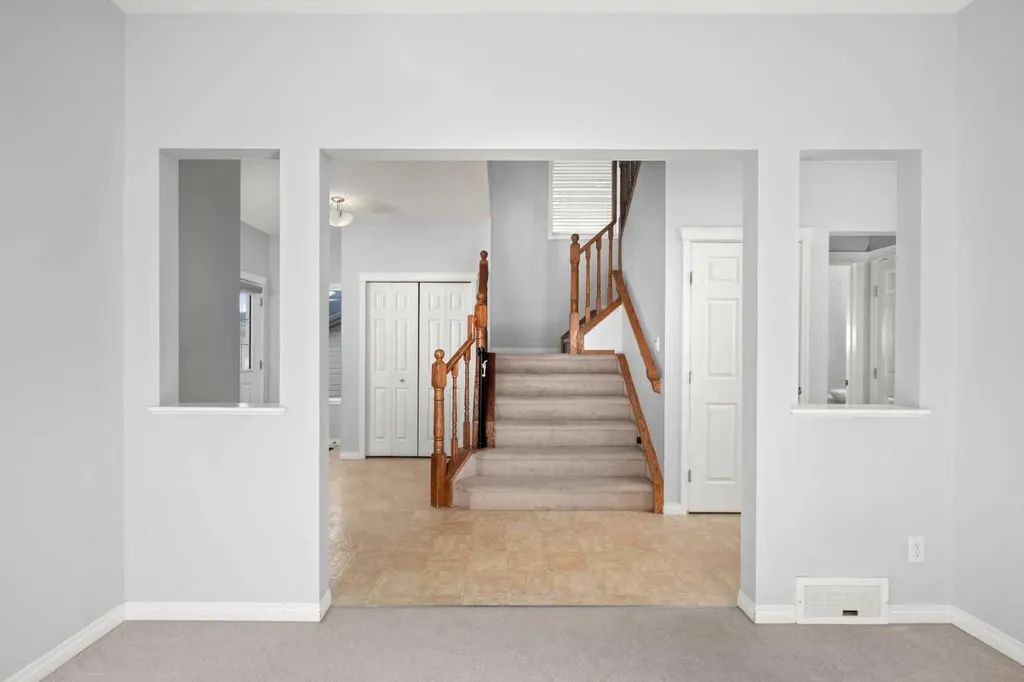 102 Kincora Glen Mews NW Calgary AB T3R 0B6