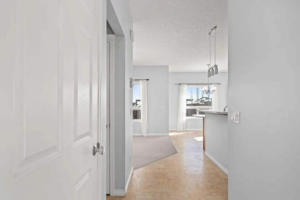 102 Kincora Glen Mews NW Calgary AB T3R 0B6