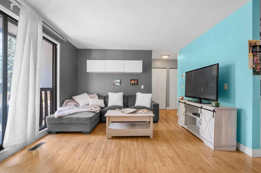 1739 24a Street SW Calgary AB T3C 1J5