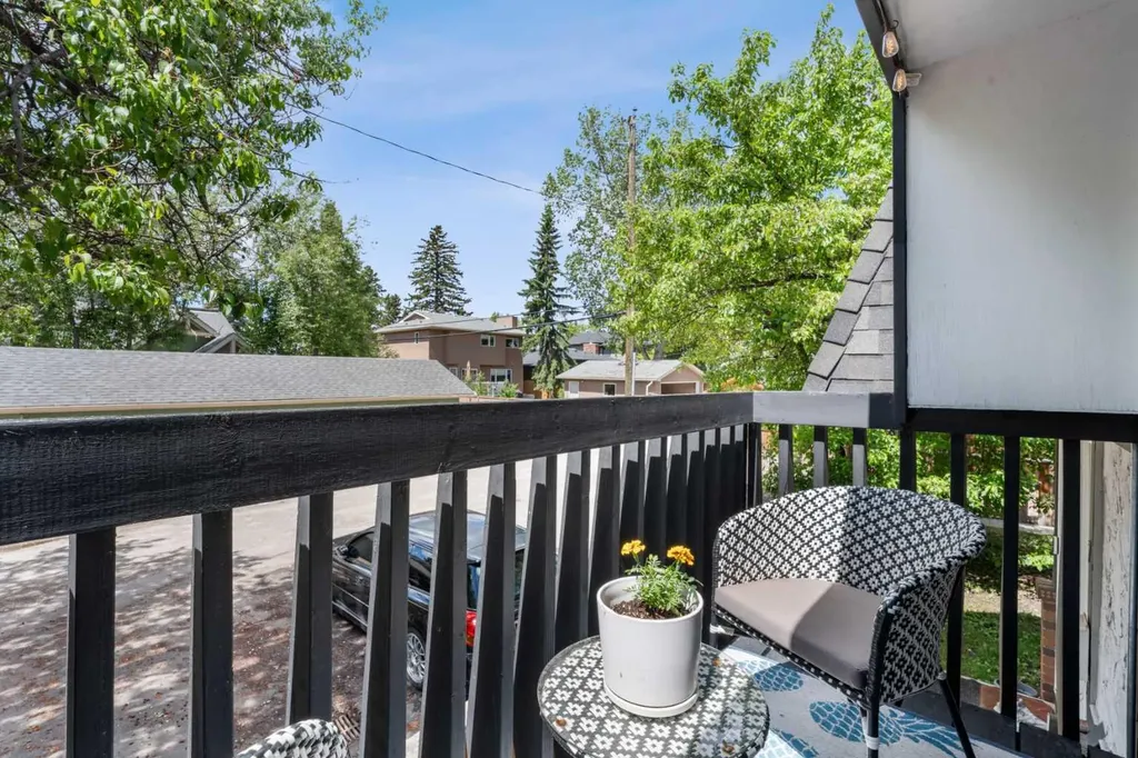 1739 24a Street SW Calgary AB T3C 1J5
