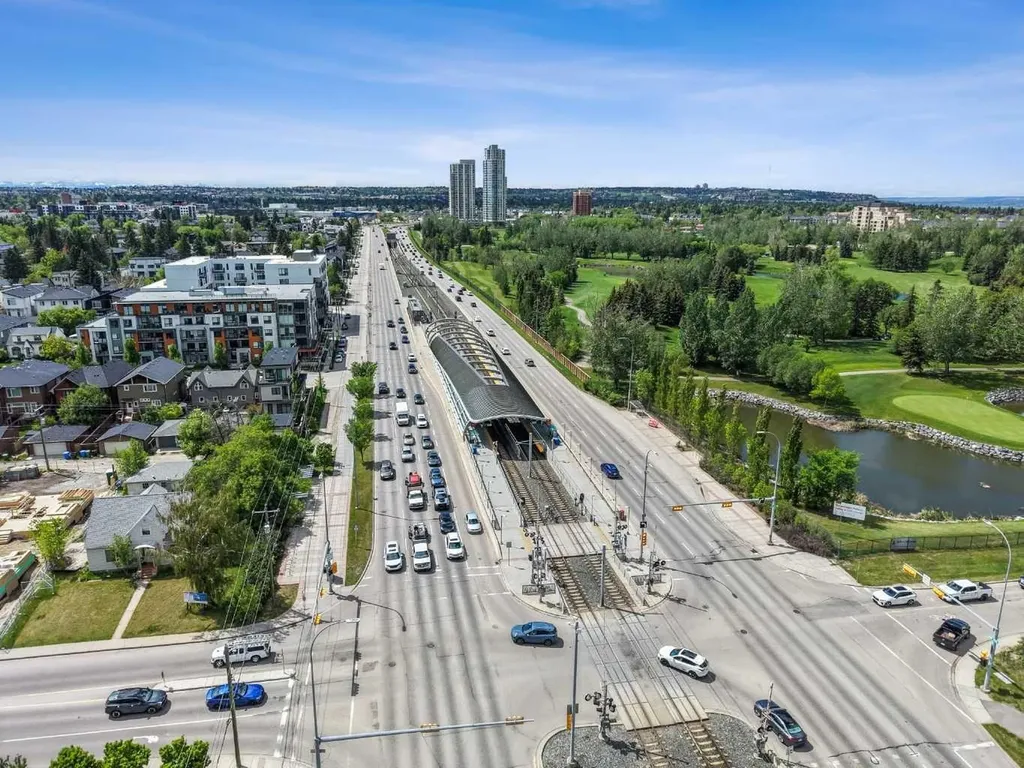 1739 24a Street SW Calgary AB T3C 1J5