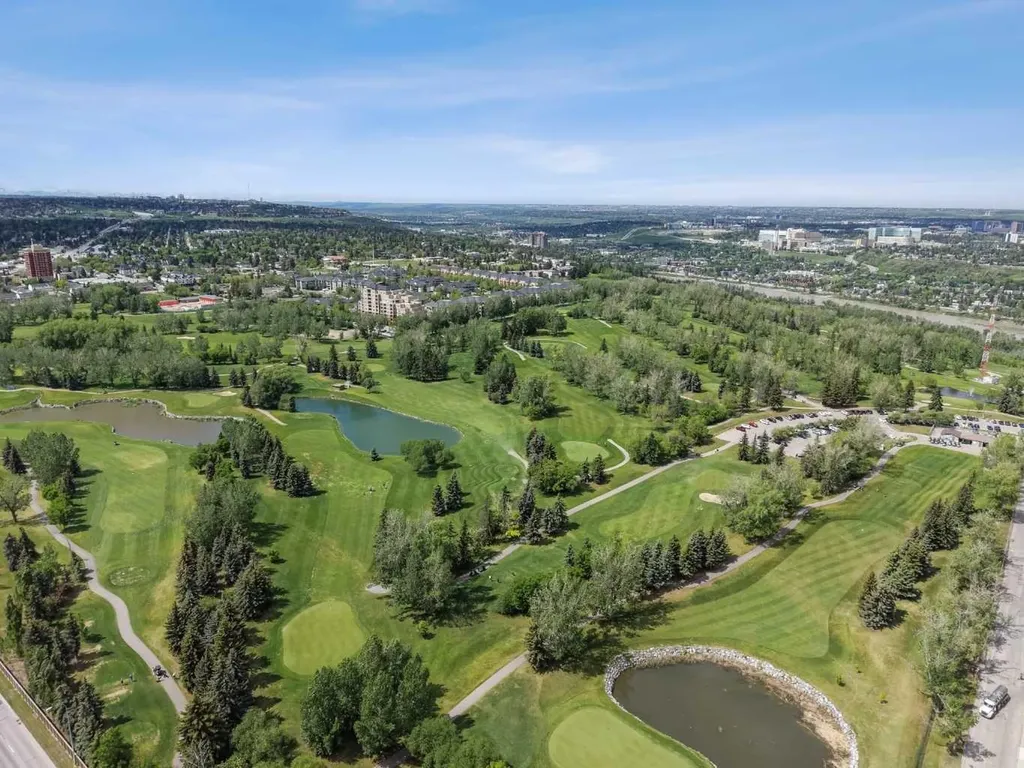 1739 24a Street SW Calgary AB T3C 1J5