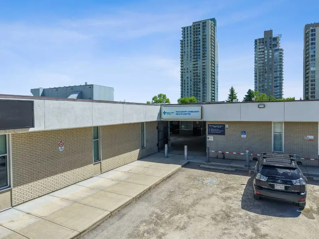 1739 24a Street SW Calgary AB T3C 1J5