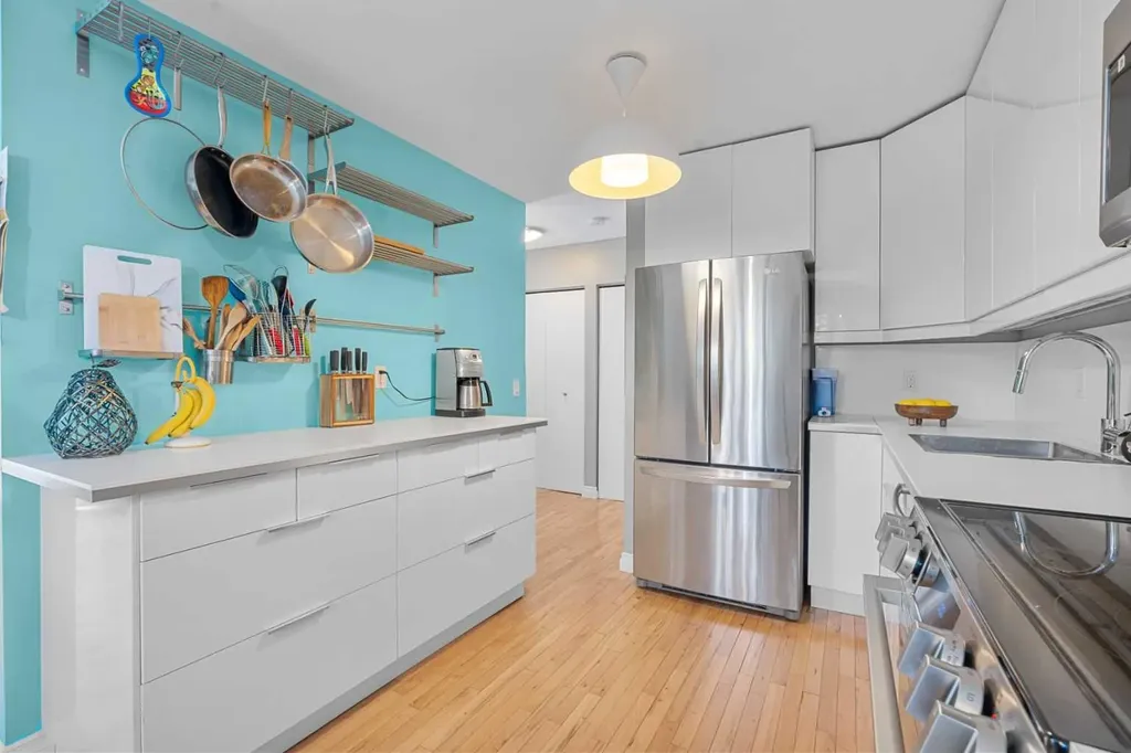 1739 24a Street SW Calgary AB T3C 1J5