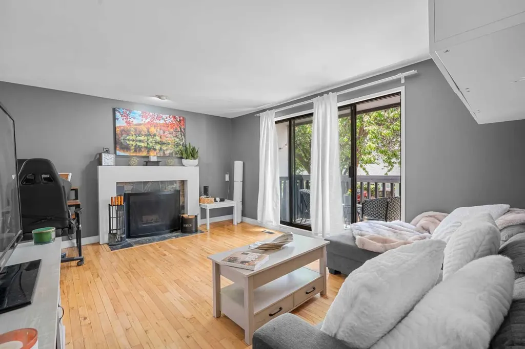 1739 24a Street SW Calgary AB T3C 1J5