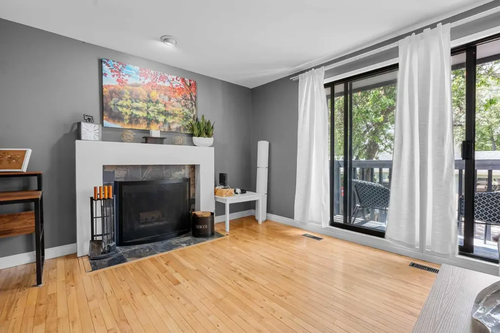 1739 24a Street SW Calgary AB T3C 1J5