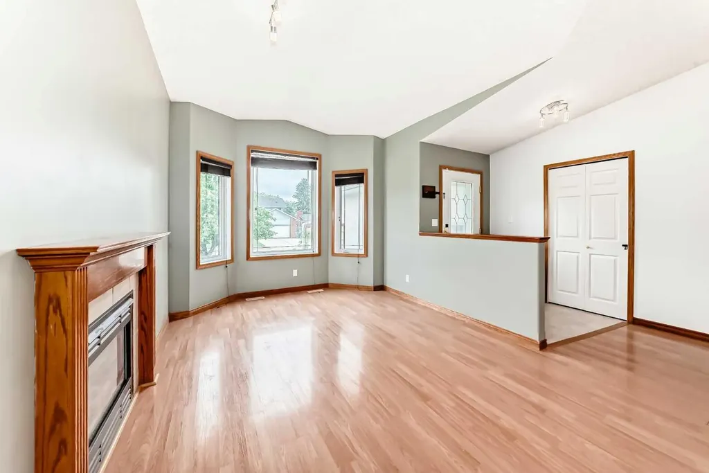 60 Avenue Ponoka AB T4J 1T7