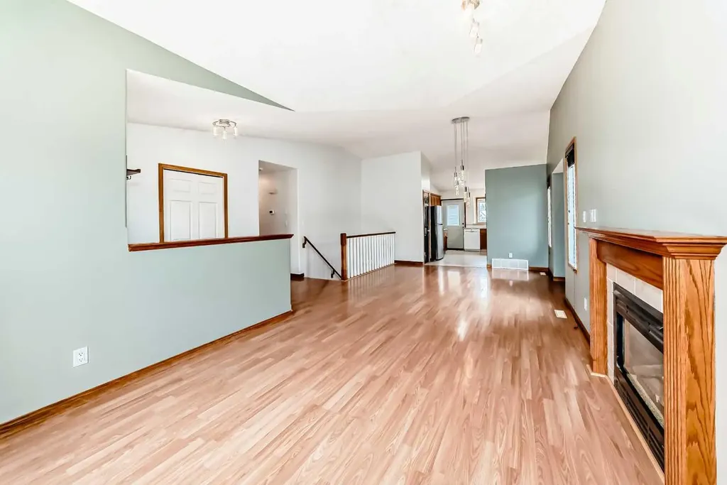 60 Avenue Ponoka AB T4J 1T7