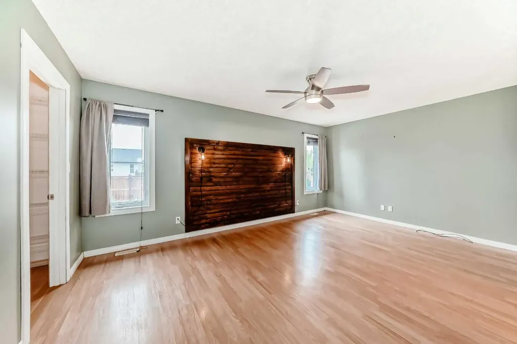 5910 60 Avenue Ponoka AB T4J 1T7