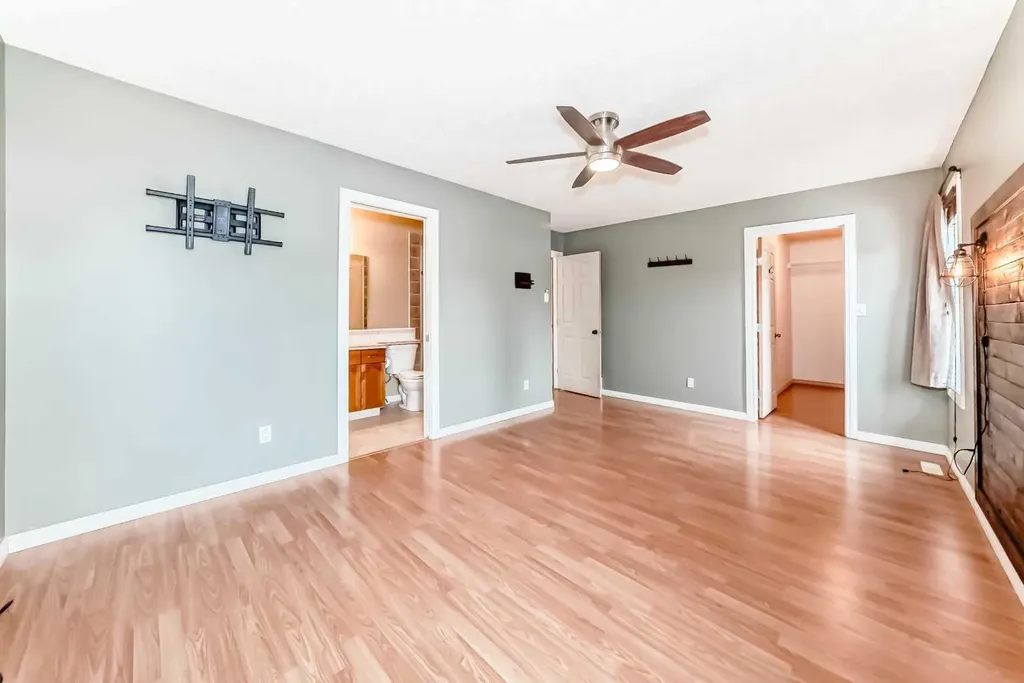 5910 60 Avenue Ponoka AB T4J 1T7