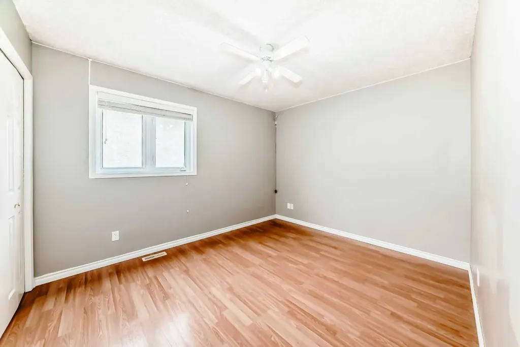 5910 60 Avenue Ponoka AB T4J 1T7
