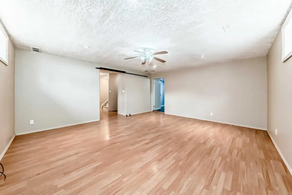 60 Avenue Ponoka AB T4J 1T7