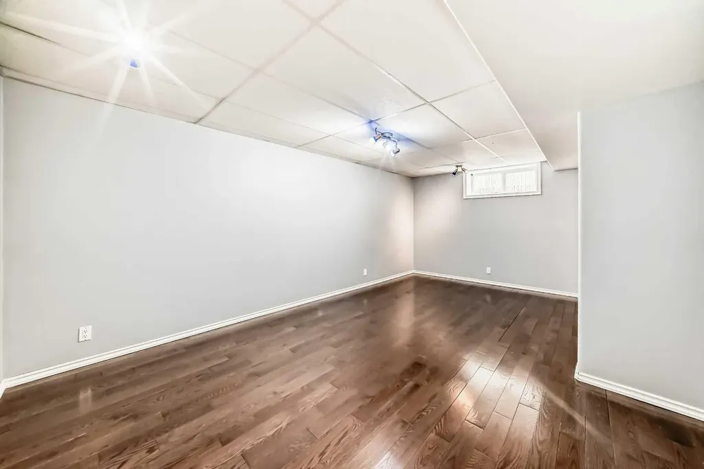 60 Avenue Ponoka AB T4J 1T7