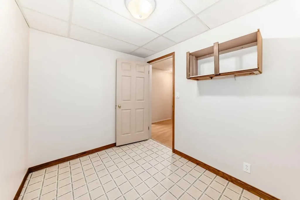 5910 60 Avenue Ponoka AB T4J 1T7