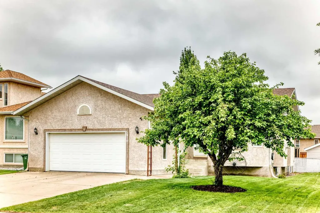 5910 60 Avenue Ponoka AB T4J 1T7