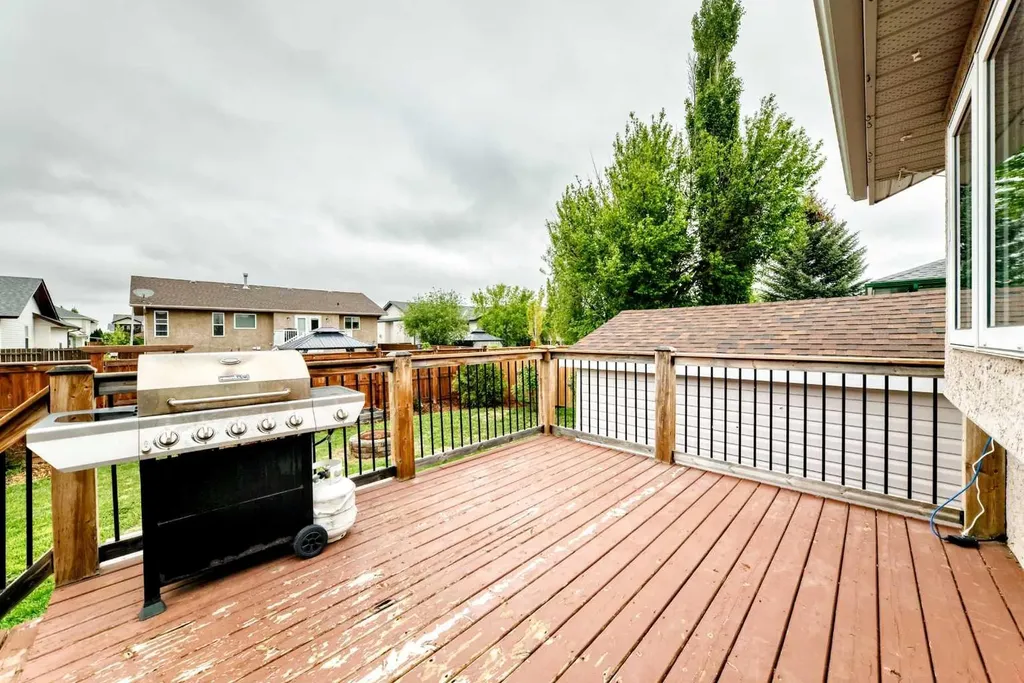 5910 60 Avenue Ponoka AB T4J 1T7