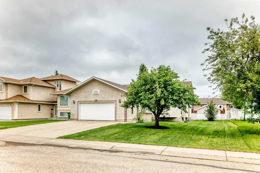 5910 60 Avenue Ponoka AB T4J 1T7