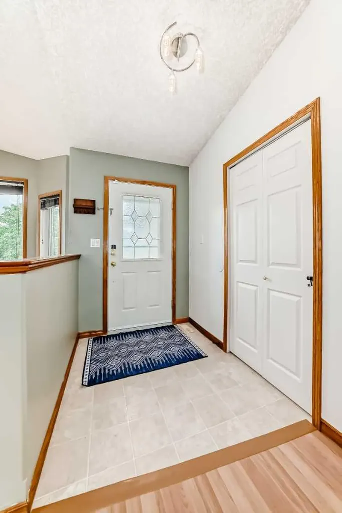 5910 60 Avenue Ponoka AB T4J 1T7
