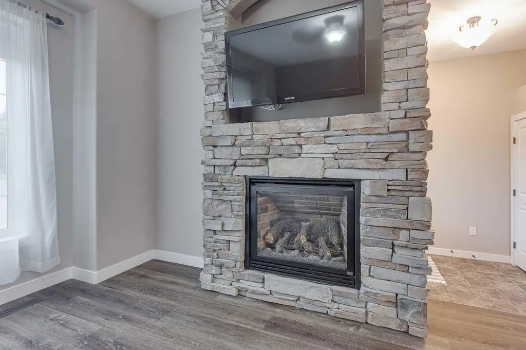 3801 50 Avenue Ponoka AB T4J 1C5